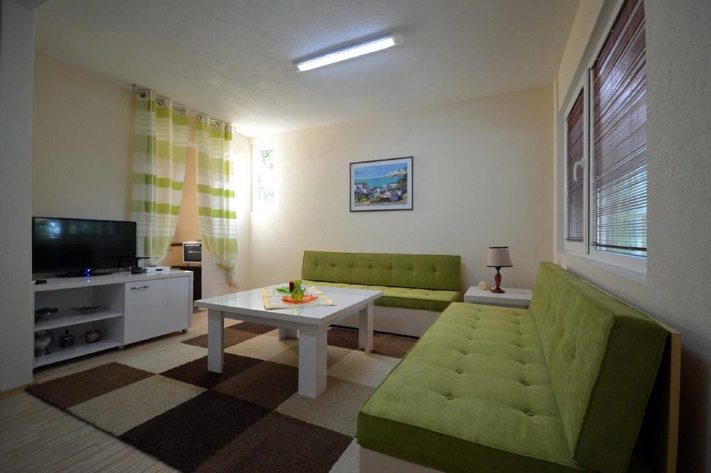 Karali Apartments Lagadin Ngoại thất bức ảnh