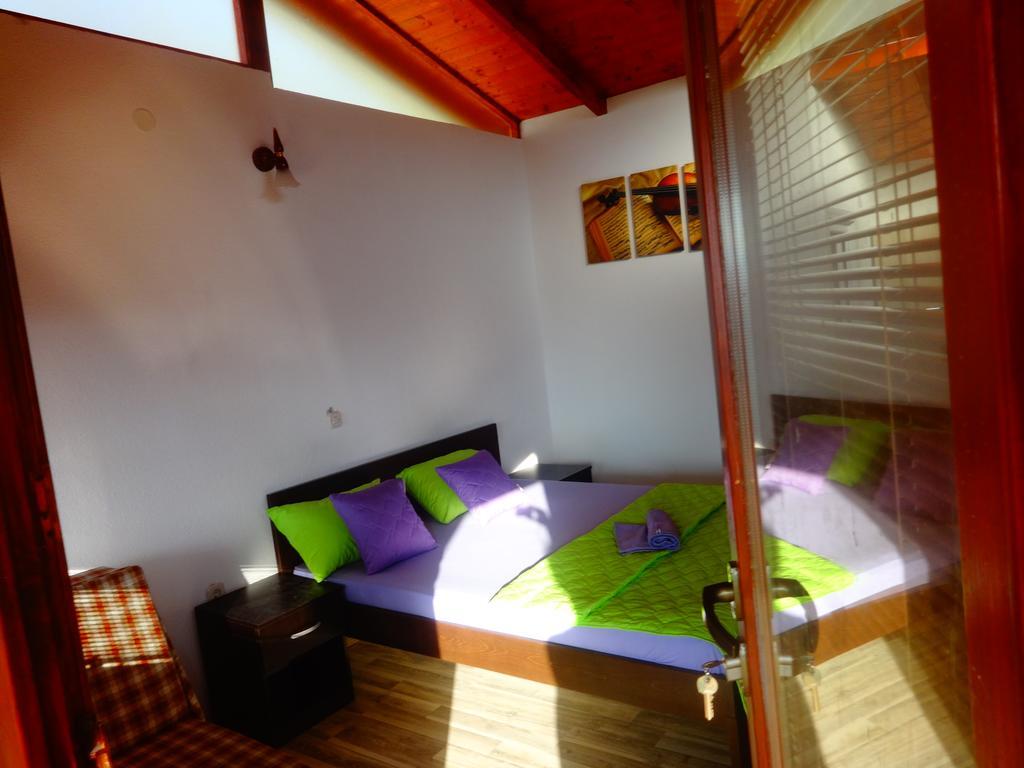 Karali Apartments Lagadin Ngoại thất bức ảnh