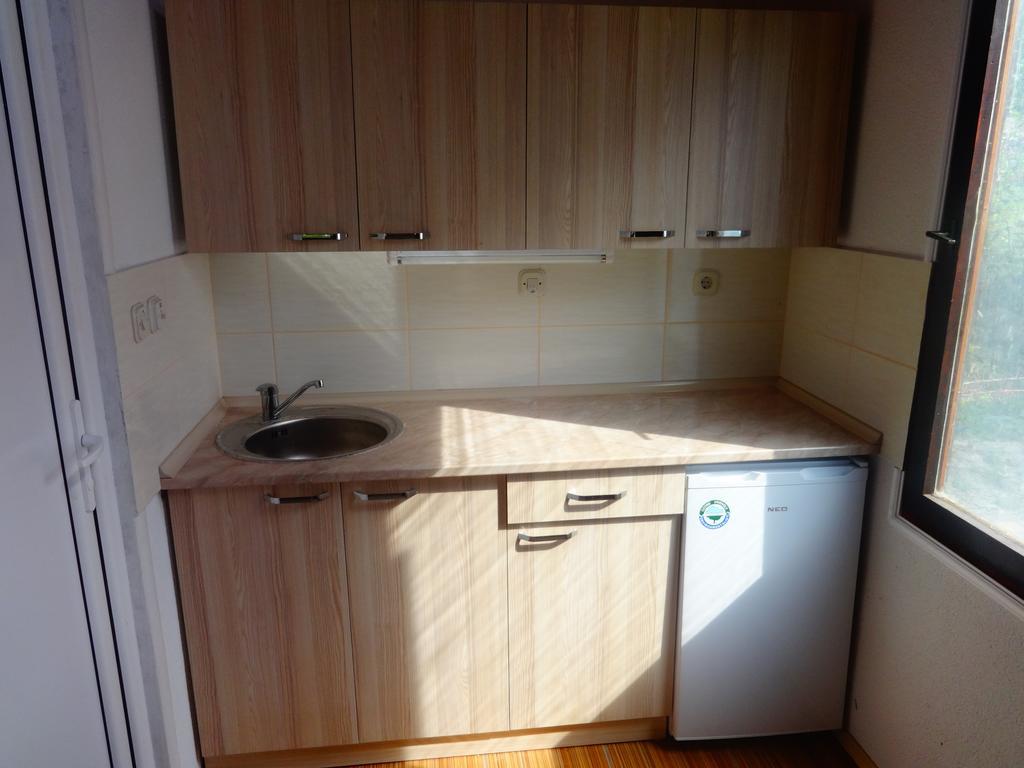Karali Apartments Lagadin Ngoại thất bức ảnh