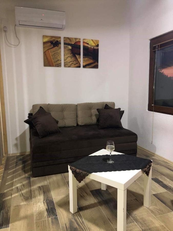 Karali Apartments Lagadin Ngoại thất bức ảnh