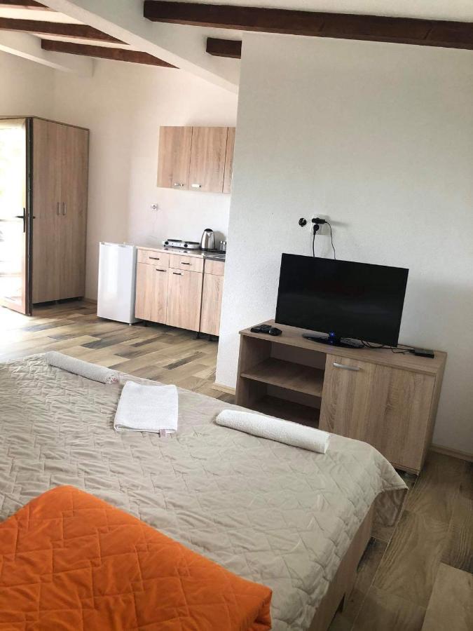 Karali Apartments Lagadin Ngoại thất bức ảnh